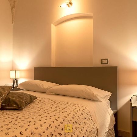 Petralu By La Puglia In Un Trullo Villa Locorotondo Luaran gambar
