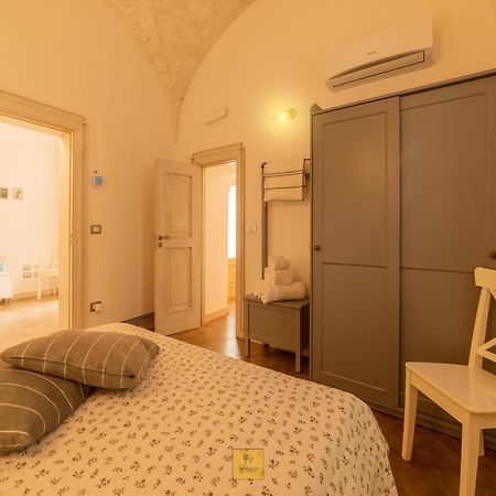 Petralu By La Puglia In Un Trullo Villa Locorotondo Luaran gambar