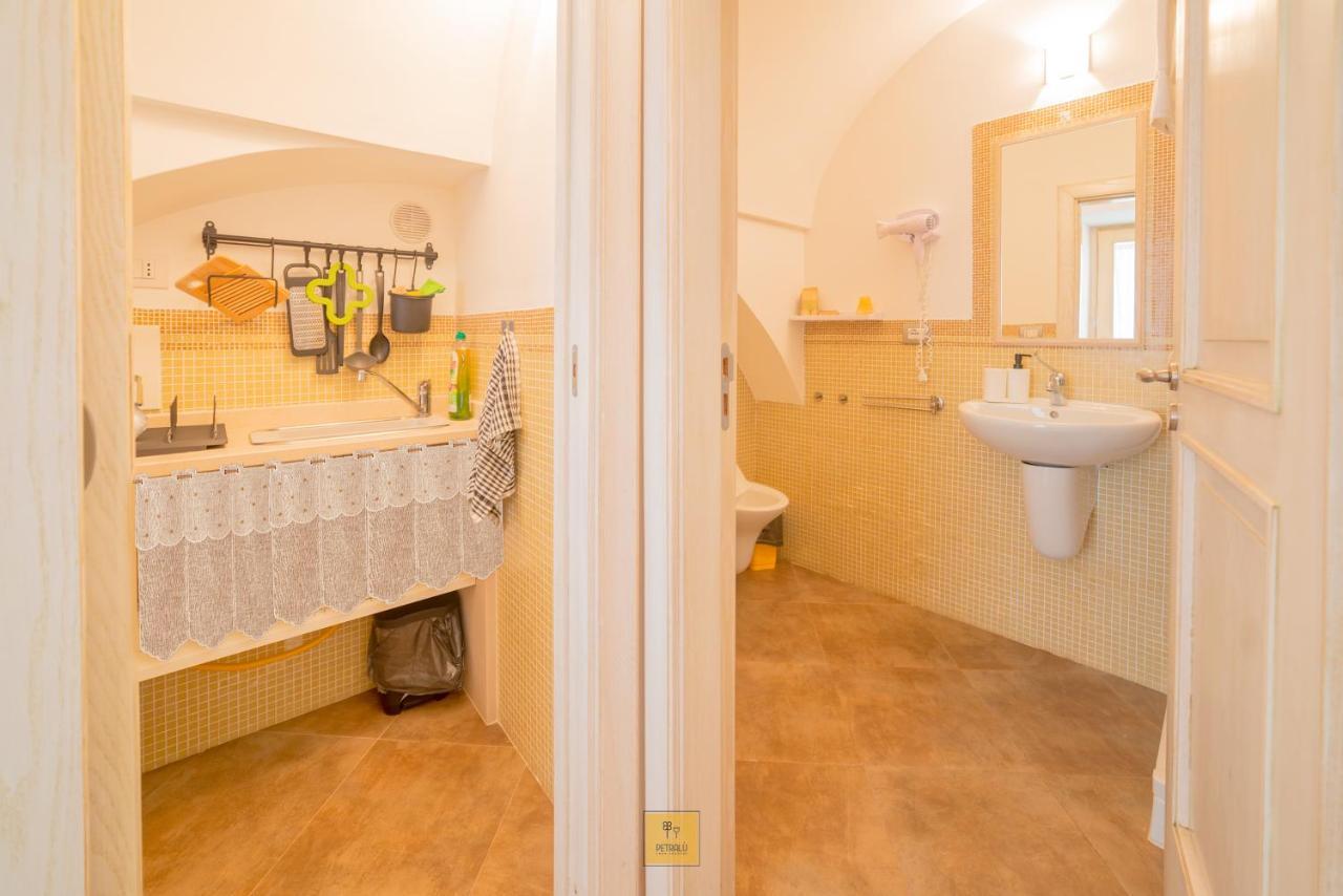 Petralu By La Puglia In Un Trullo Villa Locorotondo Luaran gambar