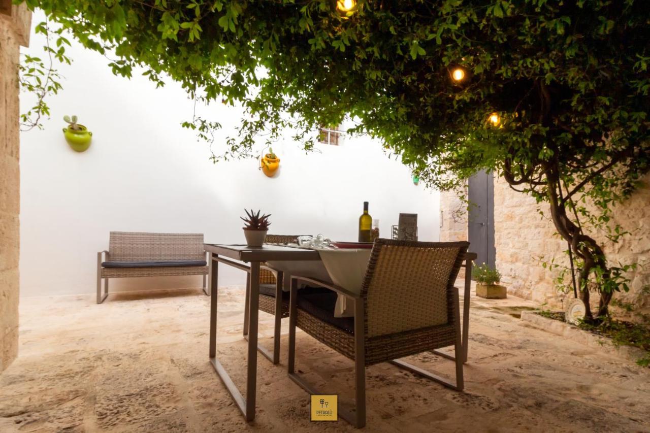 Petralu By La Puglia In Un Trullo Villa Locorotondo Luaran gambar