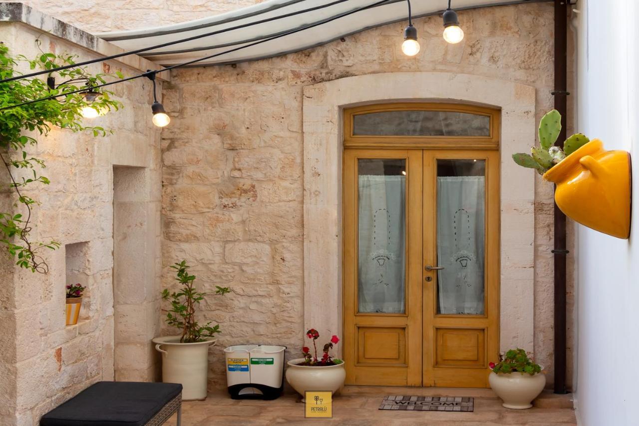 Petralu By La Puglia In Un Trullo Villa Locorotondo Luaran gambar